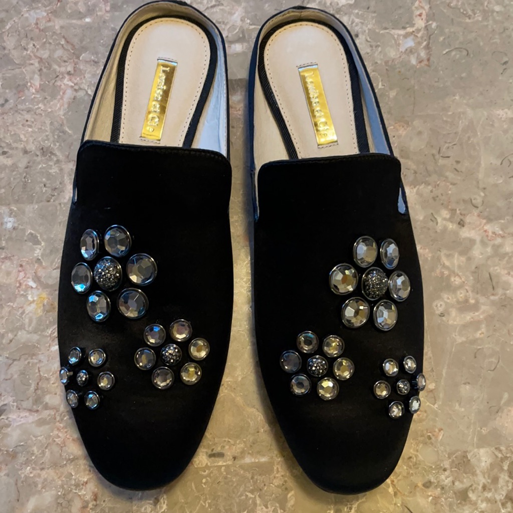 Louise Et Cie Shoes. Mules. New Size 6. With Rhinestone Detail Flower. Clogs.